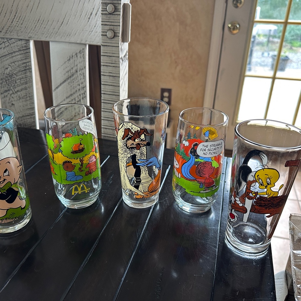 Colorful Cartoon Character Glass Set - Picture 7 of 11